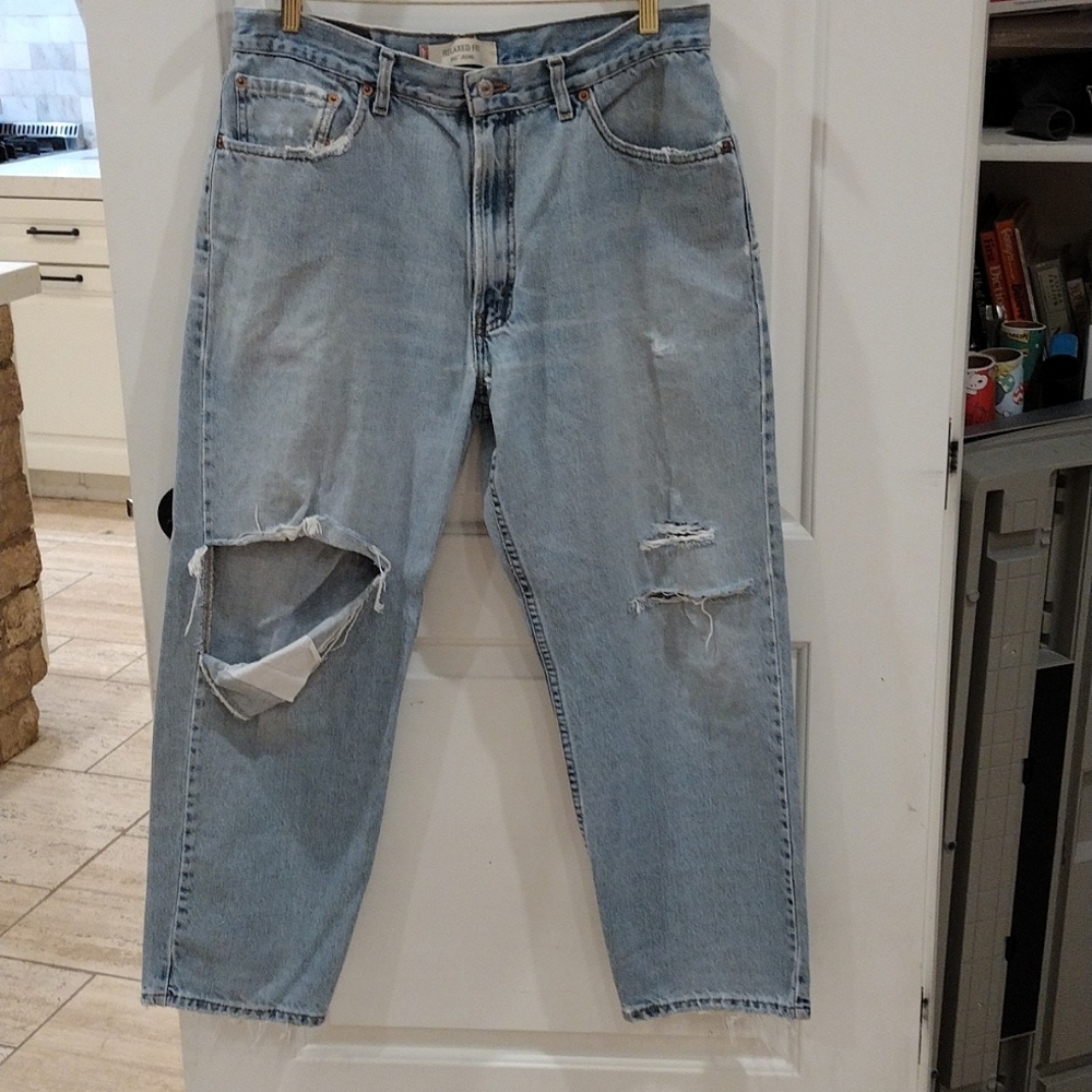 Levi's Vintage Relaxed Fit 550 Light Wash Distressed Jeans Size 36x30